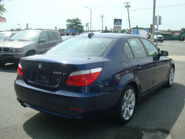 BMW 5 series 146 Cutaway Sedan