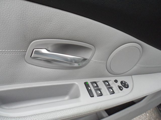BMW 5 series 2008 photo 19