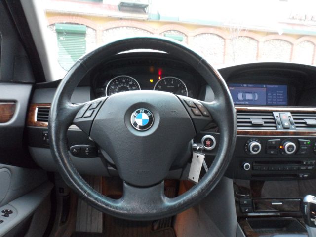 BMW 5 series 2008 photo 38