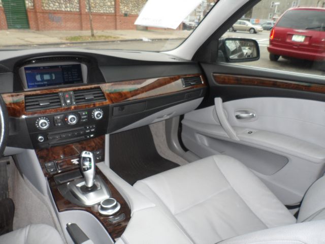 BMW 5 series 2008 photo 39
