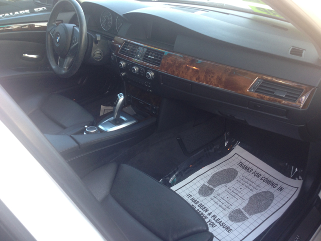 BMW 5 series 2008 photo 2