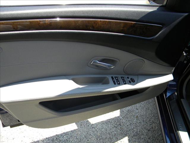 BMW 5 series 2008 photo 3
