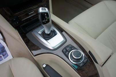 BMW 5 series 2009 photo 15