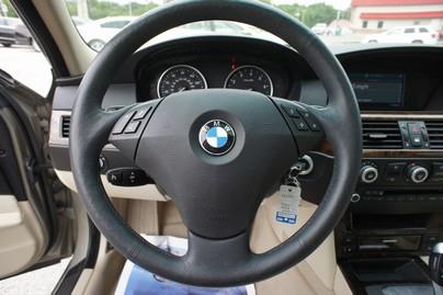 BMW 5 series 2009 photo 21