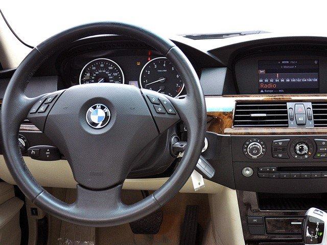 BMW 5 series 2009 photo 2