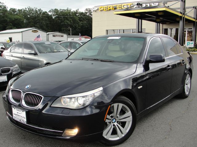 BMW 5 series 2009 photo 2