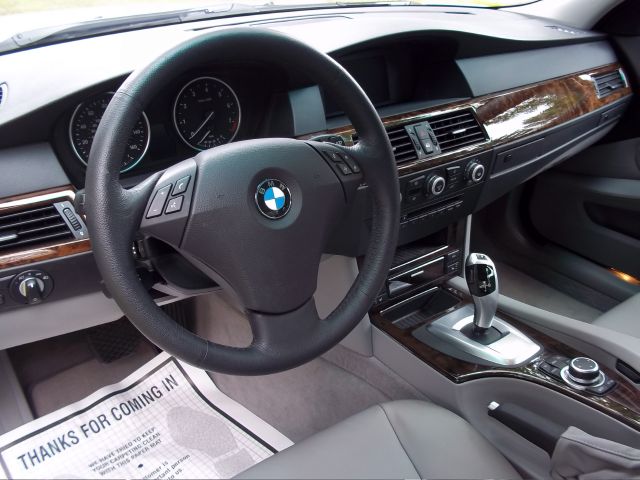 BMW 5 series 2009 photo 1