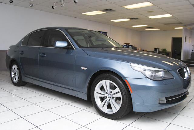BMW 5 series 2010 photo 1