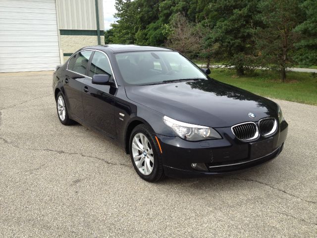 BMW 5 series 2010 photo 4