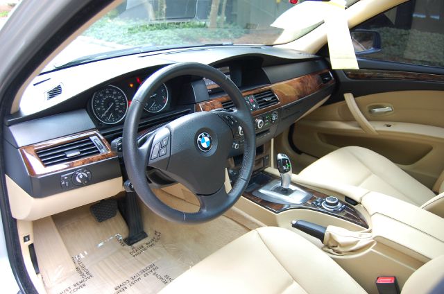 BMW 5 series 2010 photo 3