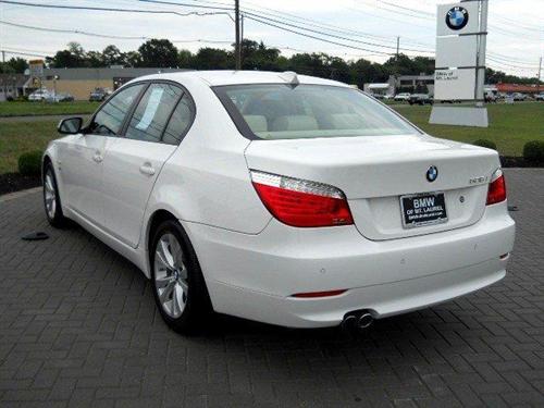 BMW 5 series 2010 photo 1