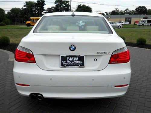 BMW 5 series 2010 photo 2