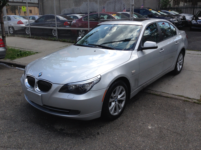 BMW 5 series 2010 photo 3