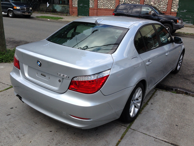BMW 5 series 2010 photo 4