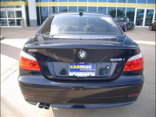 BMW 5 series 2010 photo 2