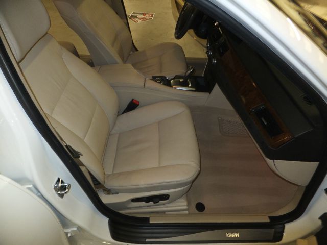 BMW 5 series 2010 photo 0