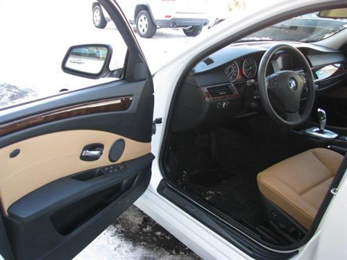 BMW 5 series 2010 photo 2