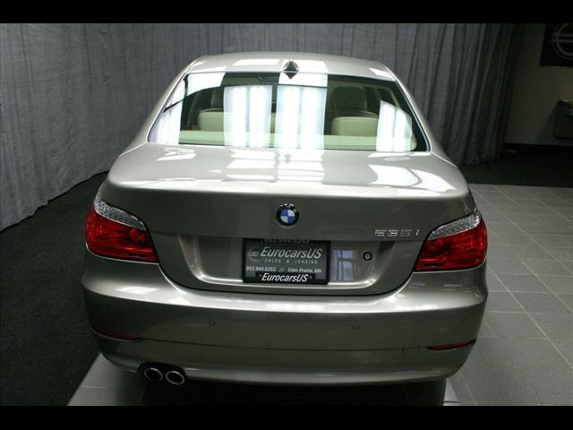 BMW 5 series 2010 photo 3
