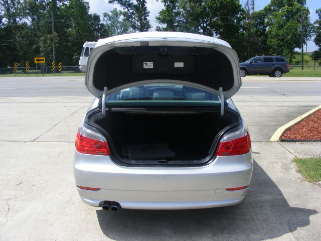 BMW 5 series 2010 photo 11