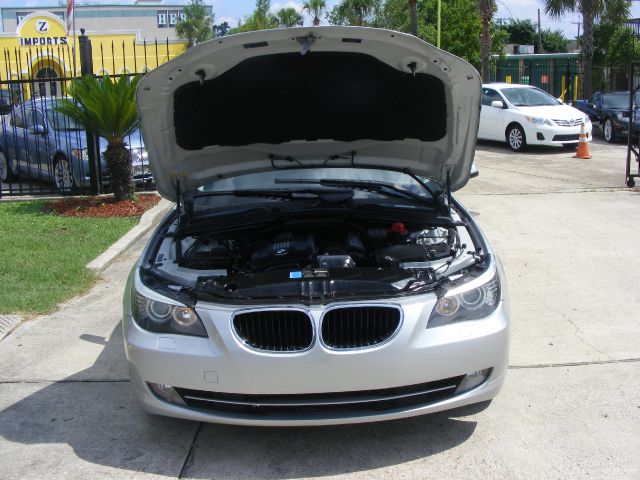 BMW 5 series 2010 photo 16