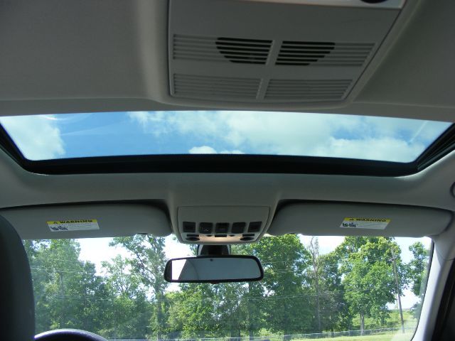 BMW 5 series 2010 photo 19