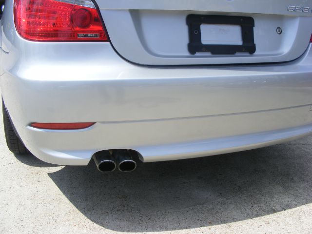 BMW 5 series 2010 photo 20