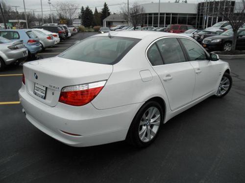 BMW 5 series 2010 photo 2