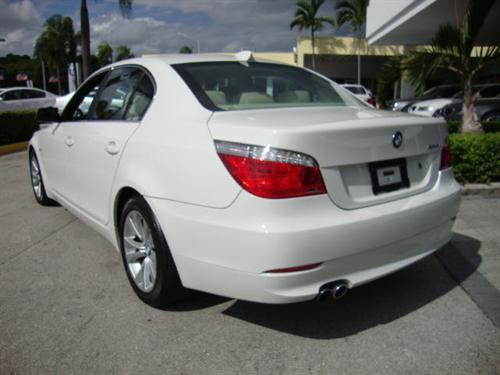 BMW 5 series 2010 photo 1