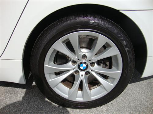 BMW 5 series 2010 photo 2
