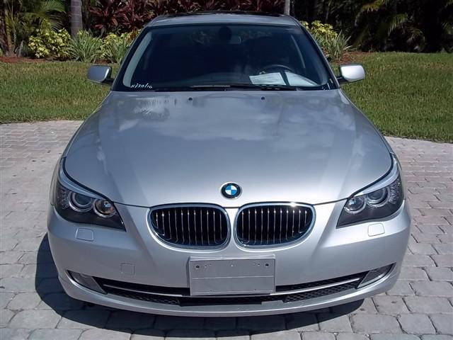 BMW 5 series 2010 photo 1