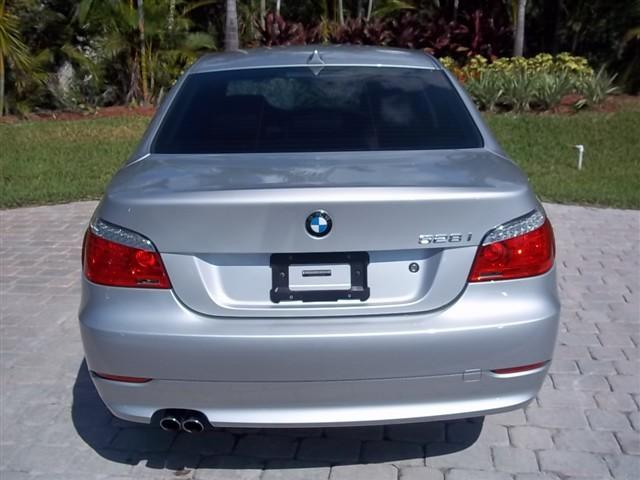BMW 5 series 2010 photo 4