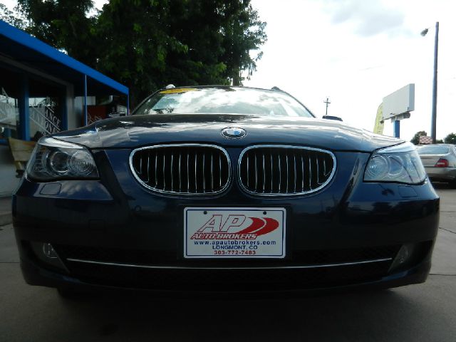 BMW 5 series 2010 photo 1