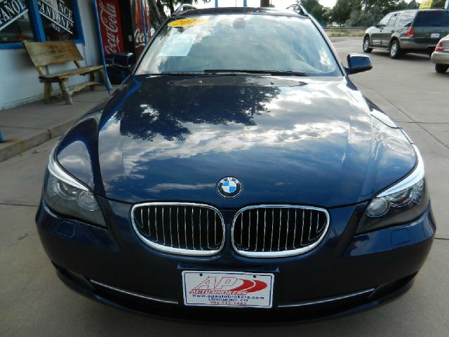 BMW 5 series 2010 photo 2