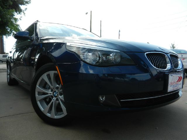 BMW 5 series 2010 photo 3