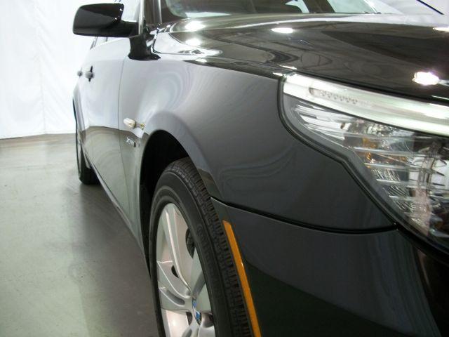 BMW 5 series 2010 photo 1