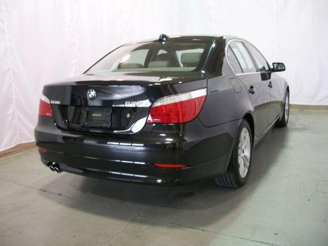 BMW 5 series 2010 photo 2
