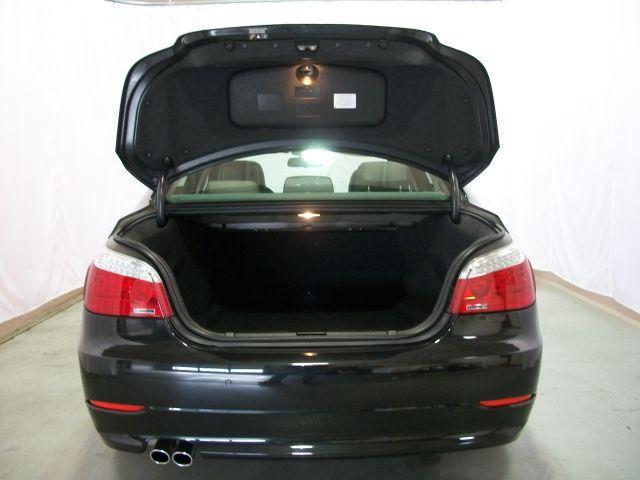 BMW 5 series 2010 photo 4