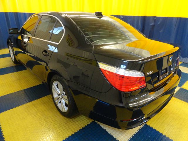 BMW 5 series 2010 photo 10