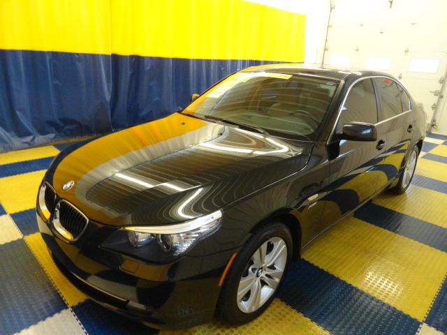 BMW 5 series 2010 photo 16