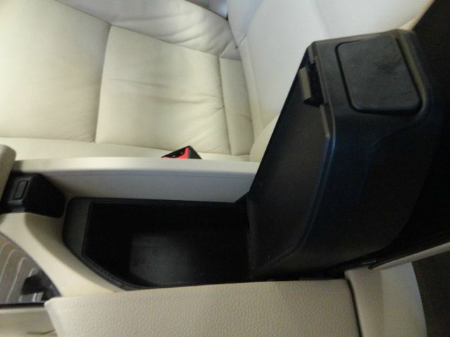 BMW 5 series 2010 photo 22