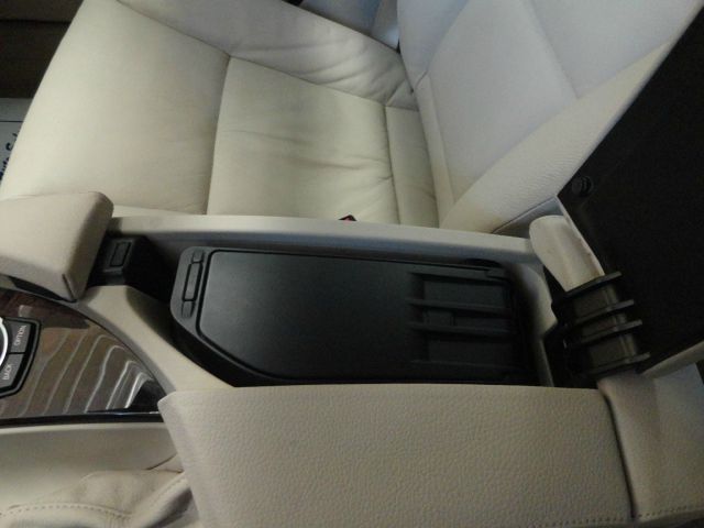 BMW 5 series 2010 photo 23