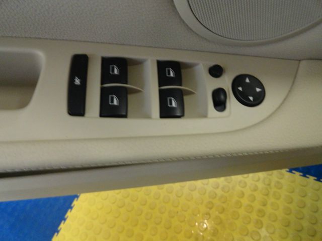 BMW 5 series 2010 photo 24