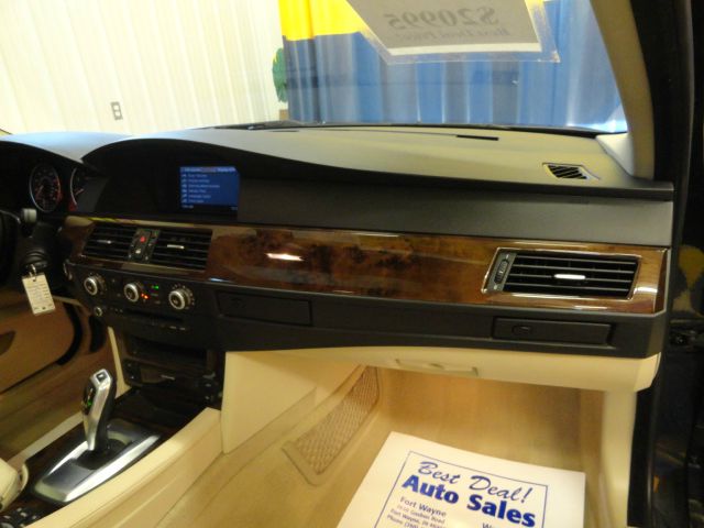 BMW 5 series 2010 photo 5