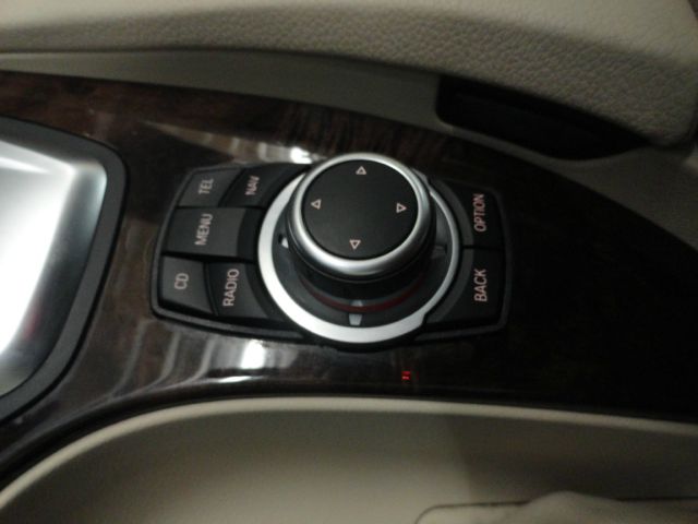 BMW 5 series 2010 photo 9