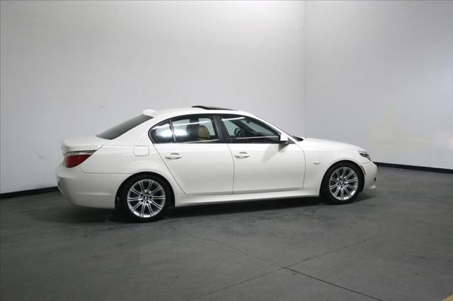 BMW 5 series 2010 photo 1