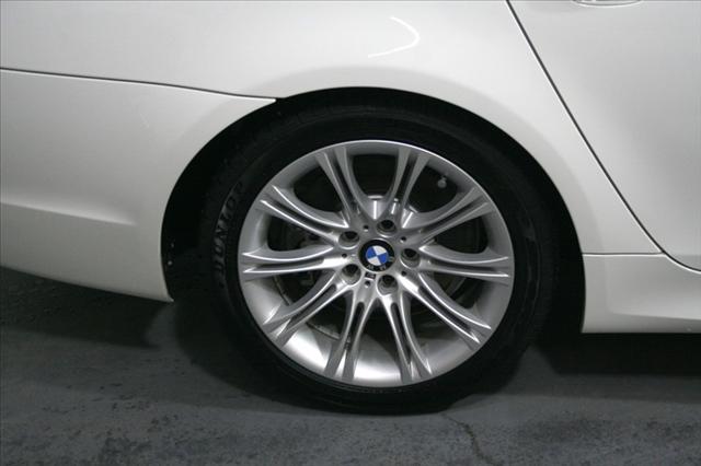 BMW 5 series 2010 photo 2