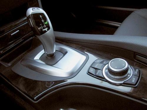 BMW 5 series 2010 photo 5