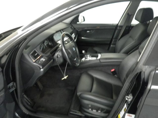 BMW 5 series 2010 photo 0