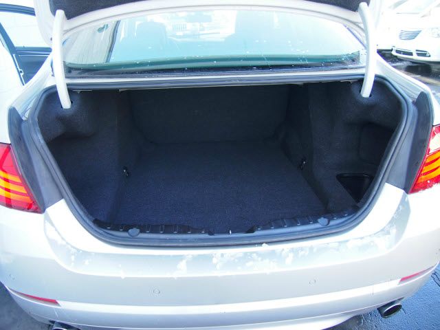 BMW 5 series 2011 photo 3