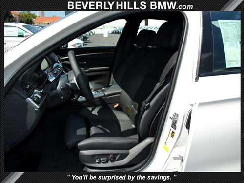 BMW 5 series 2011 photo 2